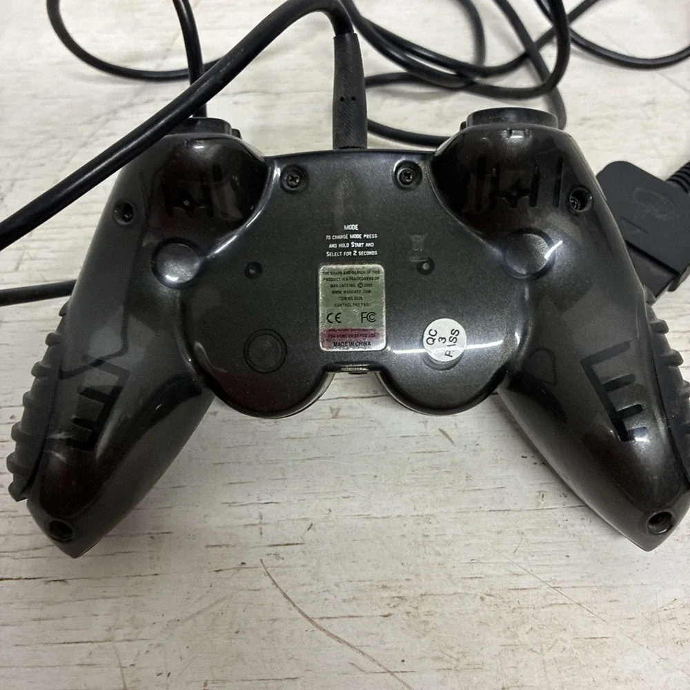 Shark ps2 controller wired 2005 Mad Cats Wired Item 8226